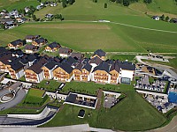 Luxuri&ouml;se Wohnwelten mit 105 Familiensuiten und zw&ouml;lf Chalet-Einheiten