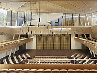 Auch f&uuml;r atemberaubende Events geeignet - Konzerthalle auf 1.444 Metern H&ouml;he inmitten Schweizer Bergwelt 