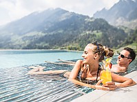 Eintauchen und Auftanken - in einem der Outdoor-Pools der Andreus Resorts 