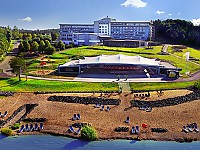 In einem Kilometer Luftlinie vom Bio-Seehotel entfernt entsteht eine Luxus-Ferienwohnanlage