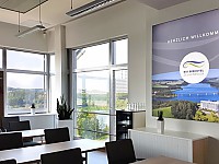 Die modernisierten Tagungsräume sind mit neuen LED-Präsentationsflächen ausgestattet