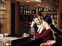 Im stilvollen Ambiente und an verschiedenen Plätzen des Resorts fanddas 1. Gourmet-Highlight des Jahres statt Im stilvollen Ambiente und an verschiedenen Plätzen des Resorts fanddas 1. Gourmet-Highlight des Jahres statt