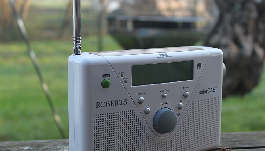 Das Roberts Radio solarDAB ist das erste solarbetriebene DAB+ Digitalradio weltweit Das Roberts Radio solarDAB ist das erste solarbetriebene DAB+ Digitalradio weltweit