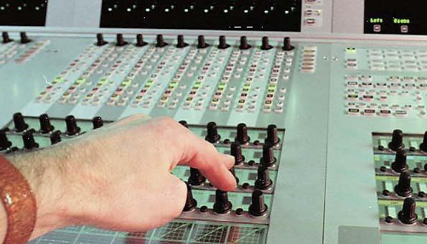 Regler hoch f&uuml;r DAB-Ausbau in der Schweiz