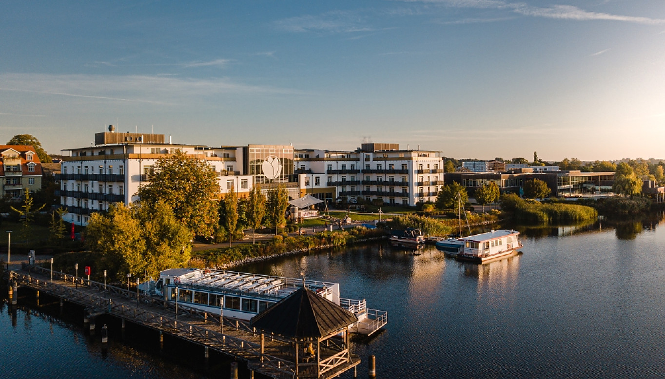 Das Resort Mark Brandenburg liegt direkt am Ruppiner See in Neuruppin Das Resort Mark Brandenburg liegt direkt am Ruppiner See in Neuruppin