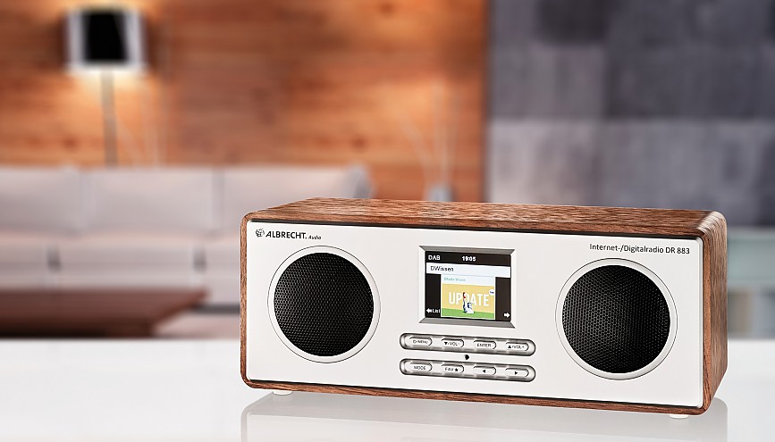 Albrecht DR 883: Hybridradio mit Farbdisplay und retrodesigntem Holzgehäuse Albrecht DR 883: Hybridradio mit Farbdisplay und retrodesigntem Holzgehäuse
