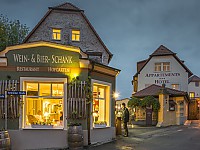 Privat gef&uuml;hrtes Hotel inmitten von denkmalgesch&uuml;tzen Winzerh&auml;usern