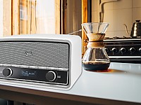 Das Dual NR 5 DAB im hochwertigen, zeitlosen Design und wei&szlig;er Hochglanz-Klavierlack-Lackierung