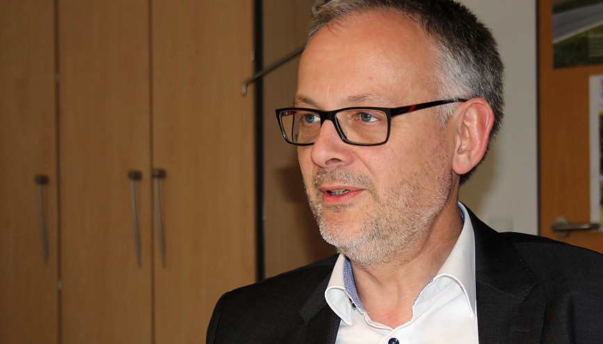 Elfried Dieling, Leiter Netzmanagement Strom / Telekommunikation bei EWE NETZ Elfried Dieling, Leiter Netzmanagement Strom / Telekommunikation bei EWE NETZ
