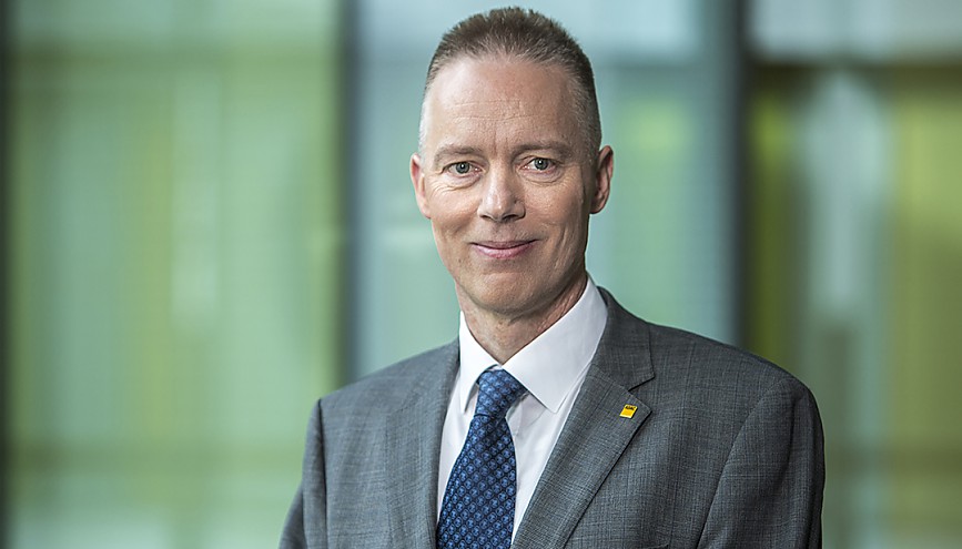 Dr. Christoph Hecht, Fachreferent Verkehrssicherheit und Straßenbewertung, Ressort Verkehr - Interessenvertretung (VIN), ADAC e.V. Dr. Christoph Hecht, Fachreferent Verkehrssicherheit und Straßenbewertung, Ressort Verkehr - Interessenvertretung (VIN), ADAC e.V.