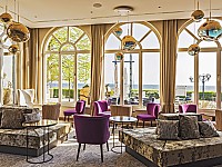 Seit Mai 2018 ganz neu: Raffinierte Licht- und Reflexionseffekte in der Lounge des Strandhotel Atlantic 
