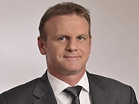 Thorsten Godulla, Geschäftsführer der JVC Deutschland GmbH und Geschäftsführer der Kenwood Electronics Deutschland GmbH Thorsten Godulla, Geschäftsführer der JVC Deutschland GmbH und Geschäftsführer der Kenwood Electronics Deutschland GmbH