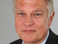 Prof. Dr. Manuel Frondel ist Leiter des Kompetenzbereiches Umwelt und Ressourcen am RWI – Leibniz-Institut für Wirtschaftsforschung Prof. Dr. Manuel Frondel ist Leiter des Kompetenzbereiches Umwelt und Ressourcen am RWI – Leibniz-Institut für Wirtschaftsforschung