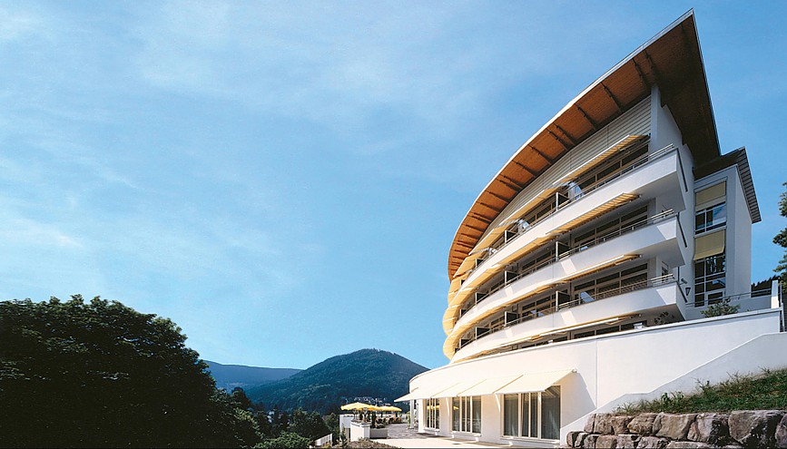Mit Weitblick über den Nordschwarzwald - Das 4-Sterne-Superior-Hotel liegt am Rande des idyllsichen Bad Herrenalb Mit Weitblick über den Nordschwarzwald - Das 4-Sterne-Superior-Hotel liegt am Rande des idyllsichen Bad Herrenalb