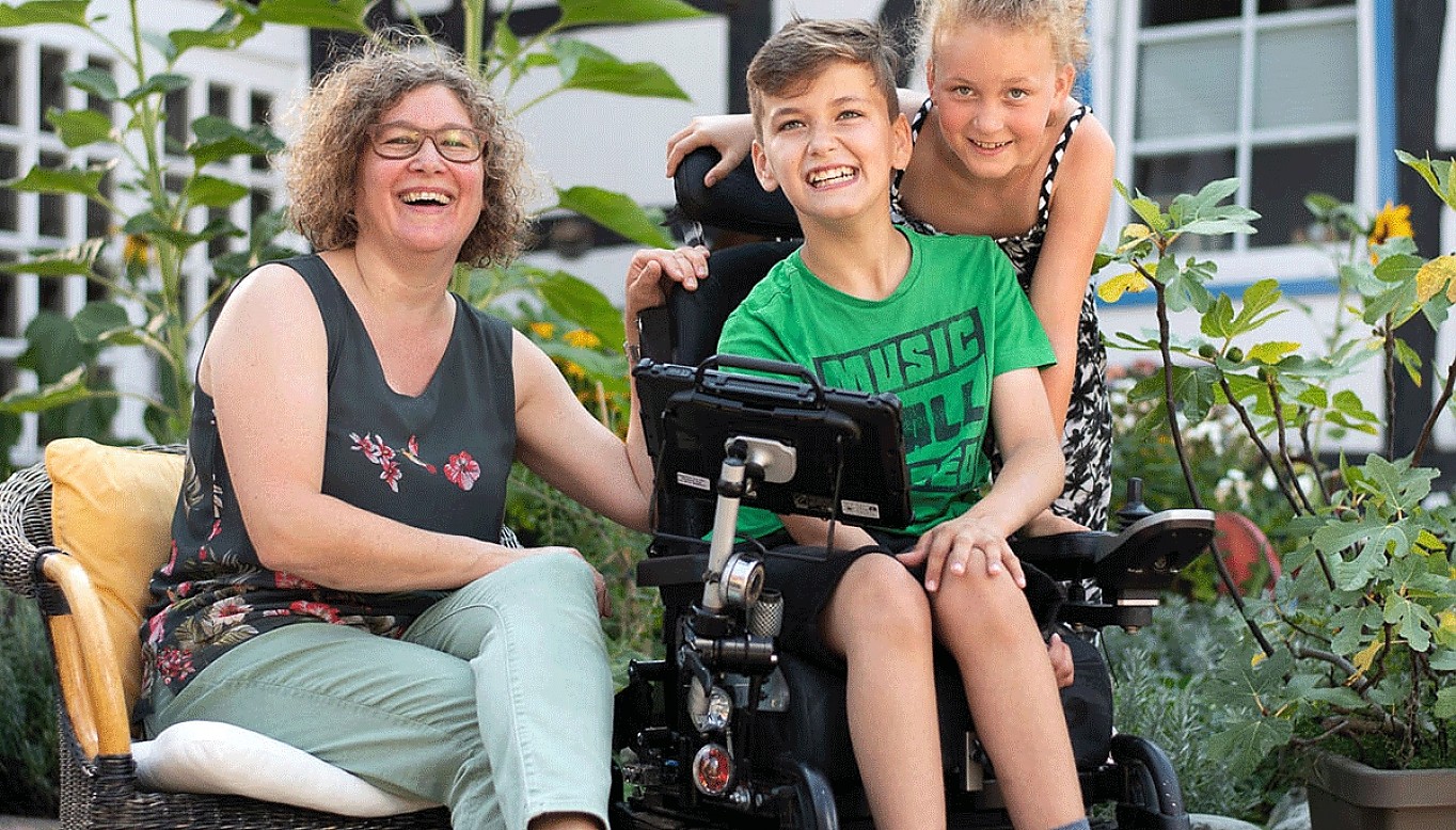 Das Team von Prentke Romich Deutschland gibt Menschen nicht nur eine Stimme, sondern interessiert sich auch für das, was sie sagen. Das Team von Prentke Romich Deutschland gibt Menschen nicht nur eine Stimme, sondern interessiert sich auch für das, was sie sagen.