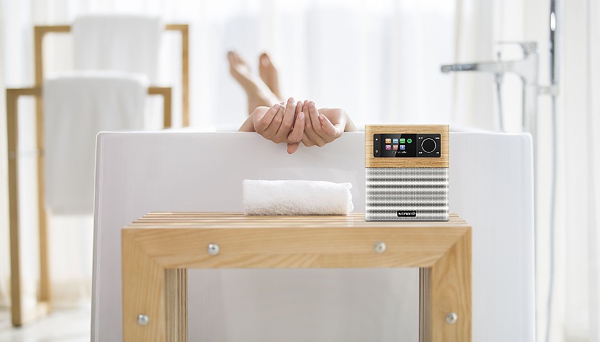 Das sonoroSTREAM, hier in Bambus weiß, ist ab 21. Dezember im Fachhandel zu kaufen Das sonoroSTREAM, hier in Bambus weiß, ist ab 21. Dezember im Fachhandel zu kaufen