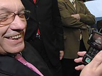 MDR-Intendant Reiter testet Handy-TV