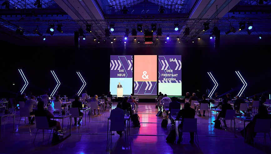 Hybride Tagungen mit flexiblen Studiolösungen und Studiotechnik - IAA Concept Release Hybride Tagungen mit flexiblen Studiolösungen und Studiotechnik - IAA Concept Release