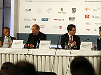 In unterschiedliche Richtungen argumentierten Dr. A. Jereczinsky, M. Kloiber, Dr. B. Sörries und Dr. U. Hornauer