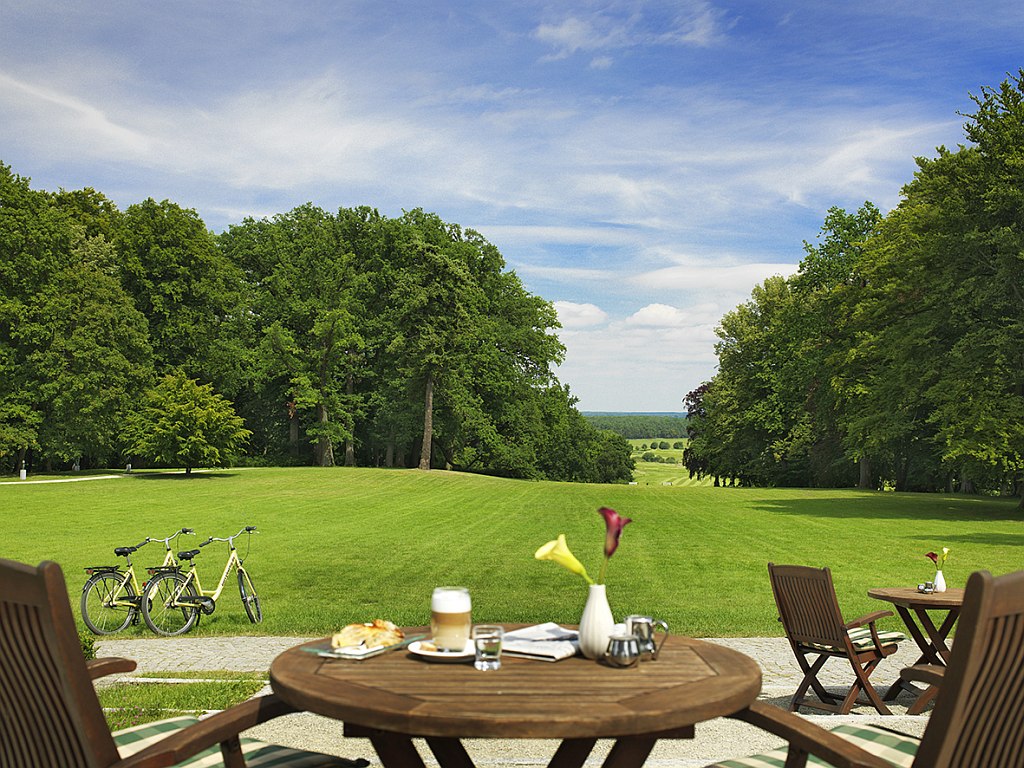 Weiter Blick von der Terrasse