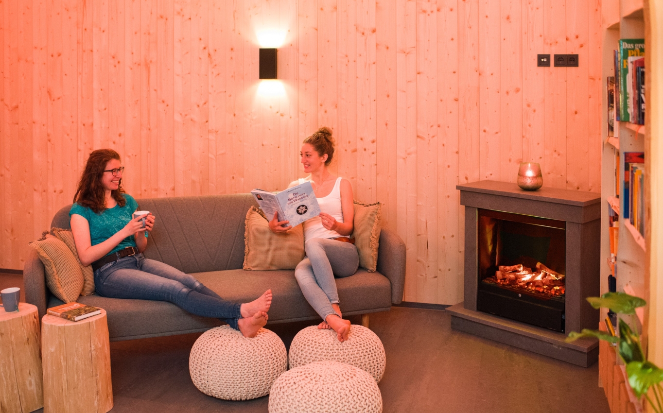 Genießen, erholen, sich inspirieren mit Gesprächen in der hauseigenen Bibliothek