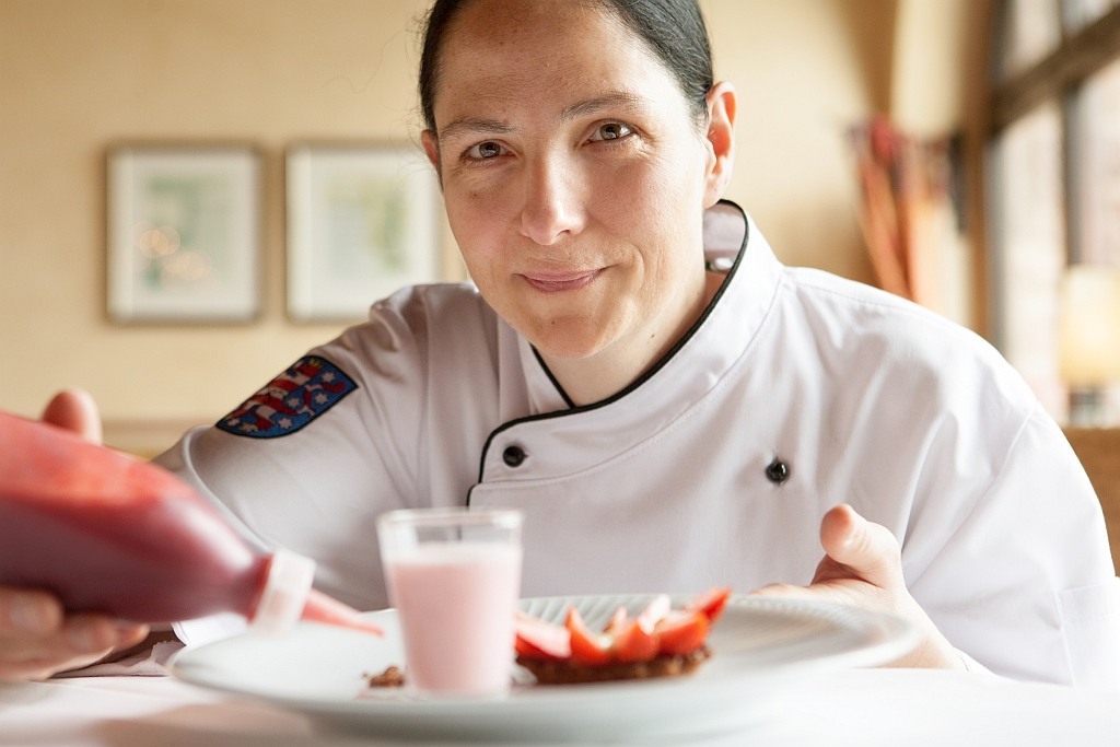 Küchenchefin Annett Reinhardt kreiiert auch das Theatermenü.