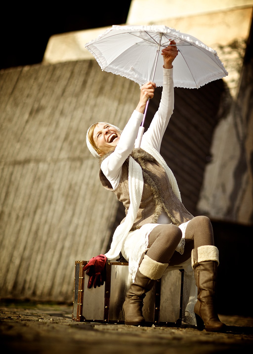 Schauspielerin und Theaterpädagogin Nadja gibt Schauspiel-Workshop