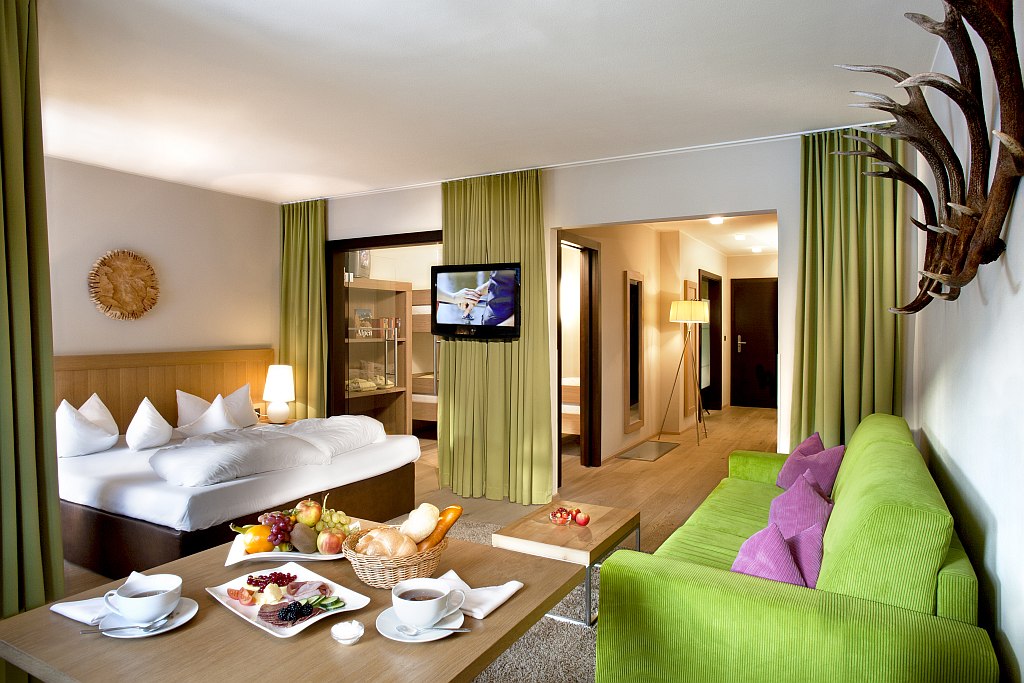 Die Suiten im Almhof im stylish-alpinen Tiroler Stil