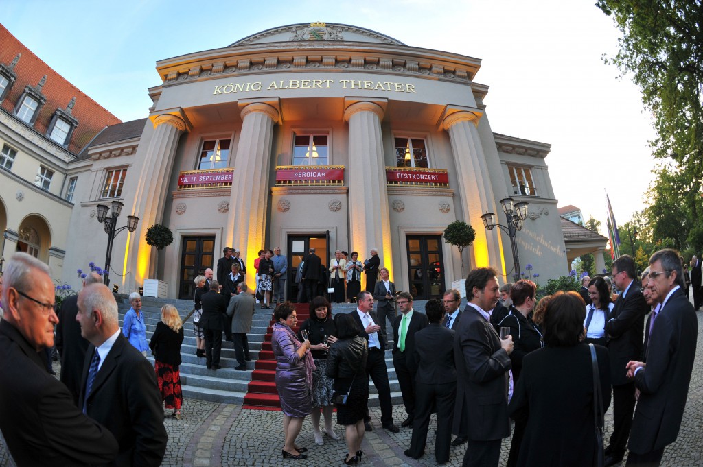 Romantische abendliche Kulisse - Der Theaterplatz