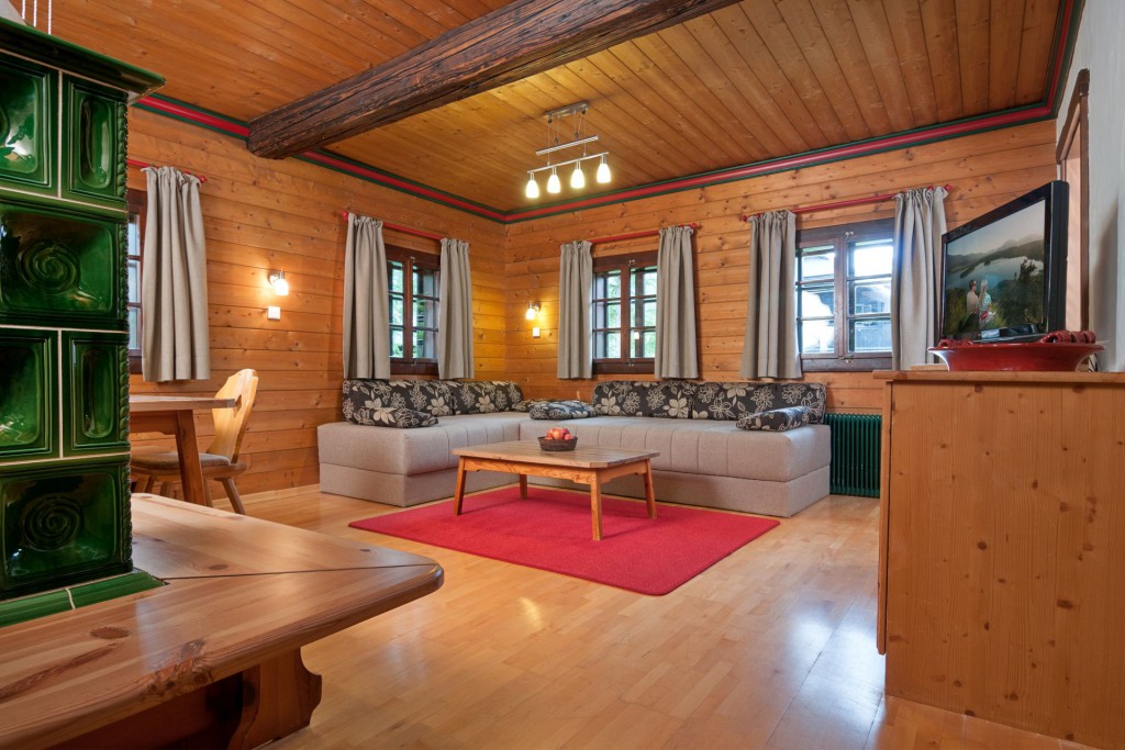 Kuschelig wohnen - Kaminofen und Familientisch_Appartements in Kärntner Bauernhaus