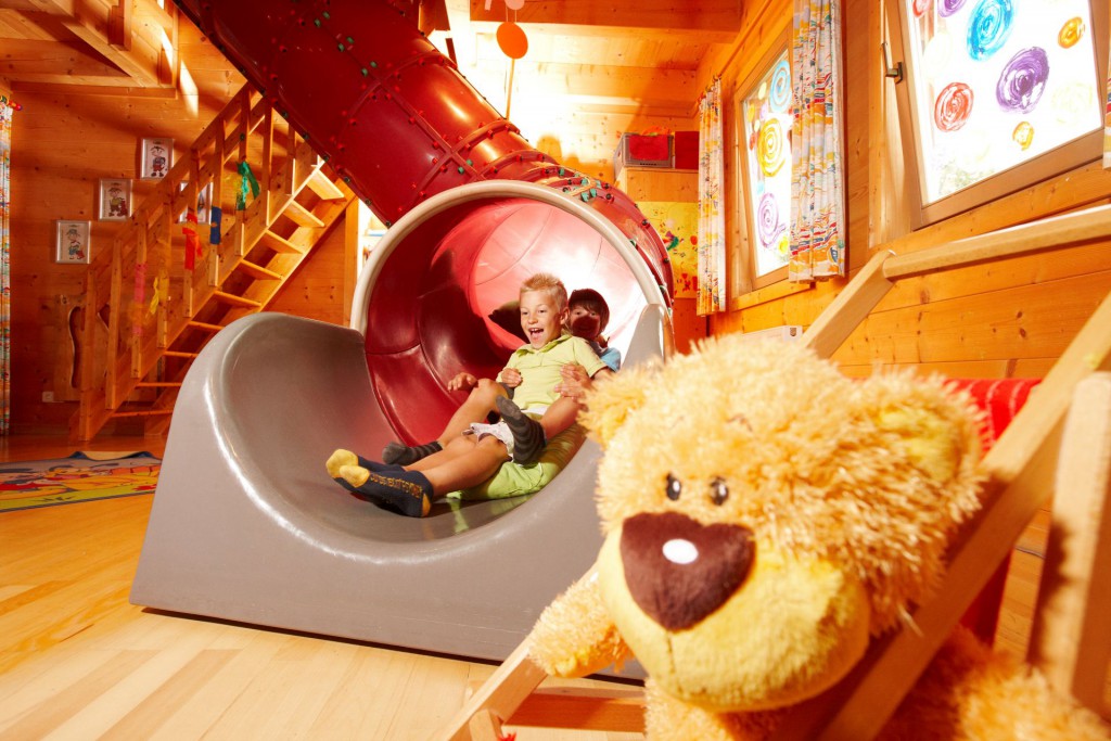 Spiel und Spaß in BIBIs Kinderclub