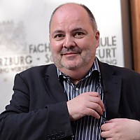 Prof. Dr.  Lutz Fr�hbrodt