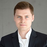 Prof. Dr.  Leonard  Reinecke