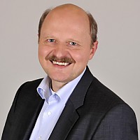 Dr. Roland Scheble