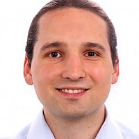  Robert Esterer