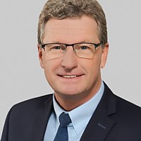 Dr. Bernd Buchholz
