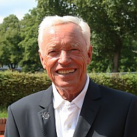  Hans-Jrgen Pohmann